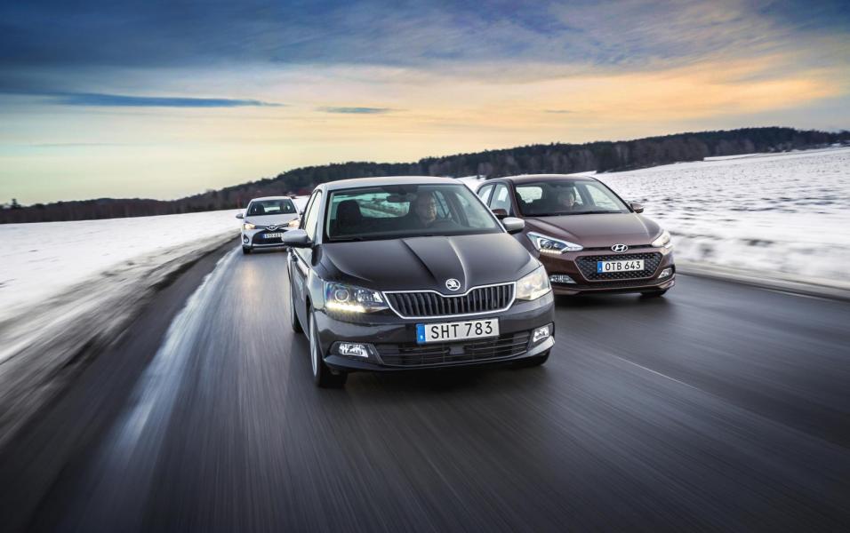 Grus och slask på vintervägarna dämpas bra i Hyundai, sämre i Skoda och allra sämst i Toyota.