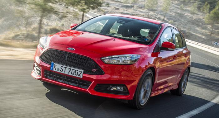 Ford Focus ST kommer nu för första gången med en dieselmotor på 185 hk vid sidan av bensinaren på 250 hk.