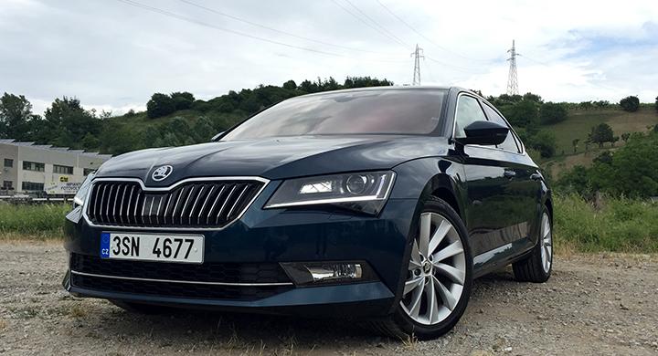 Vi provkör nya Skoda Superb i italienska Toscana.
