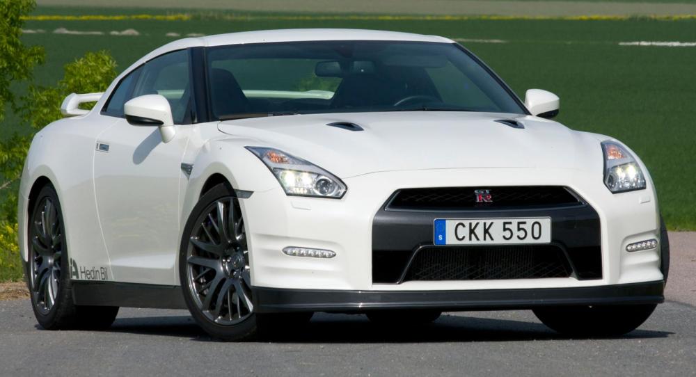 Det är inte svårt att förstå att Nissan GT-R kallats "Godzilla". Foto: Calle Carlquist.