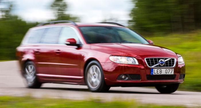 Volvo V70 regerar fortfarande.