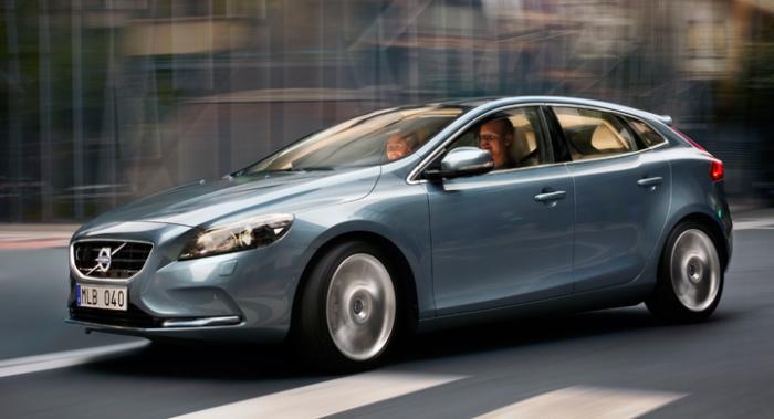 6. Volvo V40.