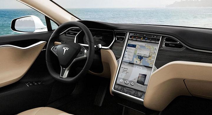 Interiör i en Tesla Model S.