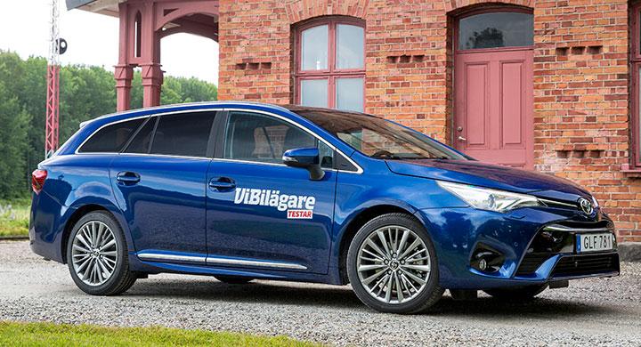 Toyota Avensis.