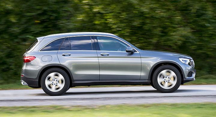Mörka rutor ingår i SUV-paketet, tillsammans med infällbar dragkrok och elektrisk baklucka. Pris: 14 900 kronor. Max dragvikt 2 500 kg.