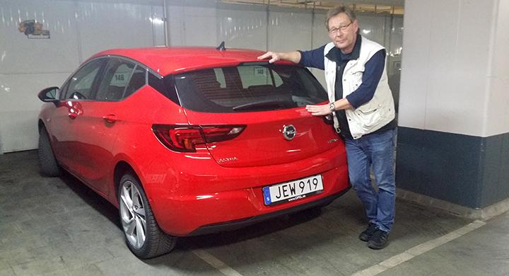 Nya Opel Astra på plats i testgaraget. Hur står den sig mot ärkerivalerna VW Golf och Ford Focus?