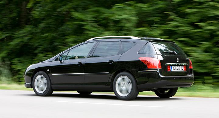 Växellådan på frågeställarens Peugeot 407 låser dig på treans växel innan den blir varm.