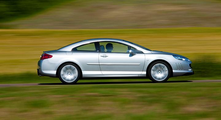 Frågeställaren har en trasig främre lambdasond på sin Peugeot 407 Coupé.