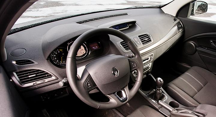 Frågeställaren har problem med kondens i klimatsystemet på sin Renault Mégane.