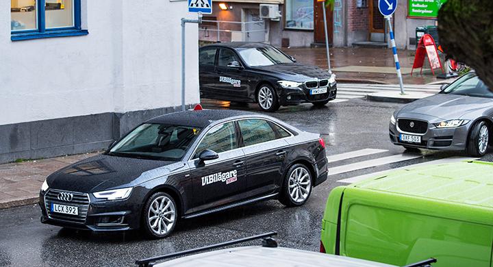 Signaturen Sture tyckte att biltestet av Audi A4, Jaguar XE och BMW 5-serie i nr 18/2015 innehöll för mycket körkänsla och för lite praktisk information.