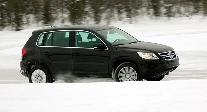 Frågeställaren har problem med p-värmare och tillsatsvärmare på sin Volkswagen Tiguan från 2009.