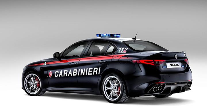 Alfa Romeo Giulia Quadrifoglio i Carabinieri-utförande.