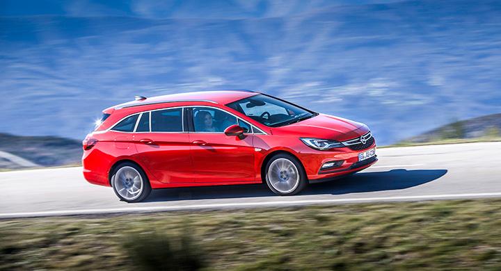 Nya Opel Astra Sports Tourer är drygt tre decimeter längre än vanliga Astra och har ett av Golf-klassens största lastutrymmen.