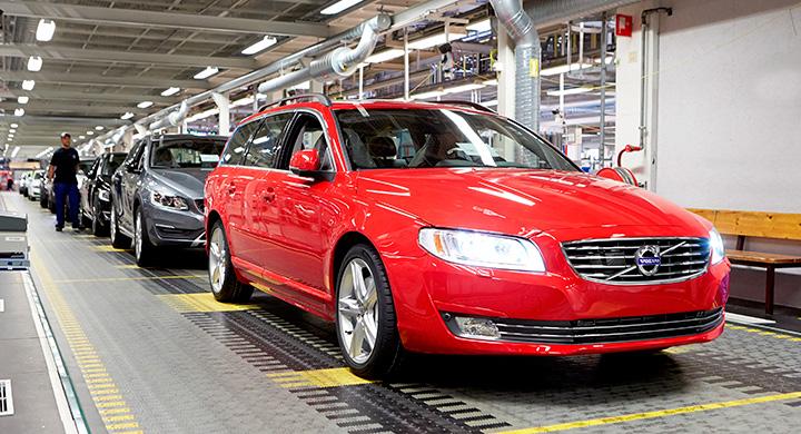 Ända in i kaklet för utgående Volvo V70 som toppar aprils nyregistreringar.