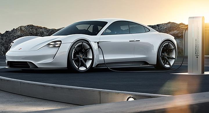 Porsche Mission E som den ser ut i konceptstadiet.
