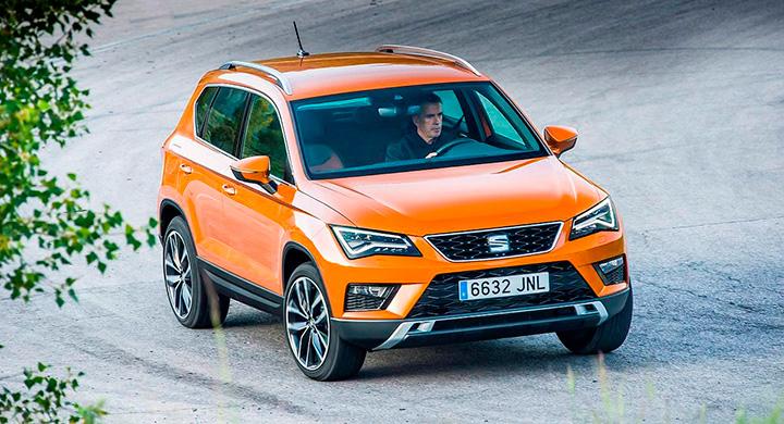 Nya Seat Ateca trivs utmärkt på fina asfaltsvägar, men är heller inte oäven under mer fältmässiga förhållanden.