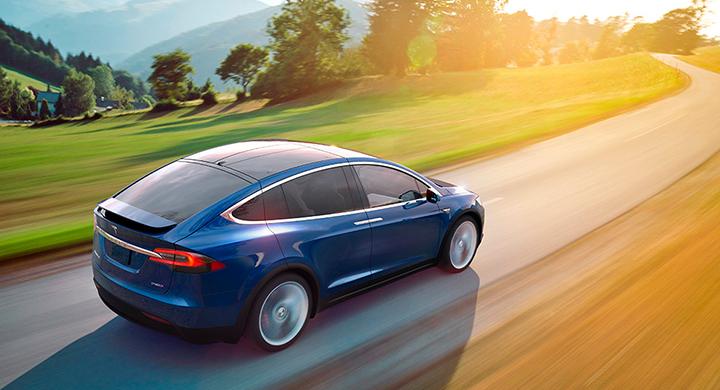 Tesla Model X, med utgångspris på dryga miljonen, tar sig in på topplistan i september.