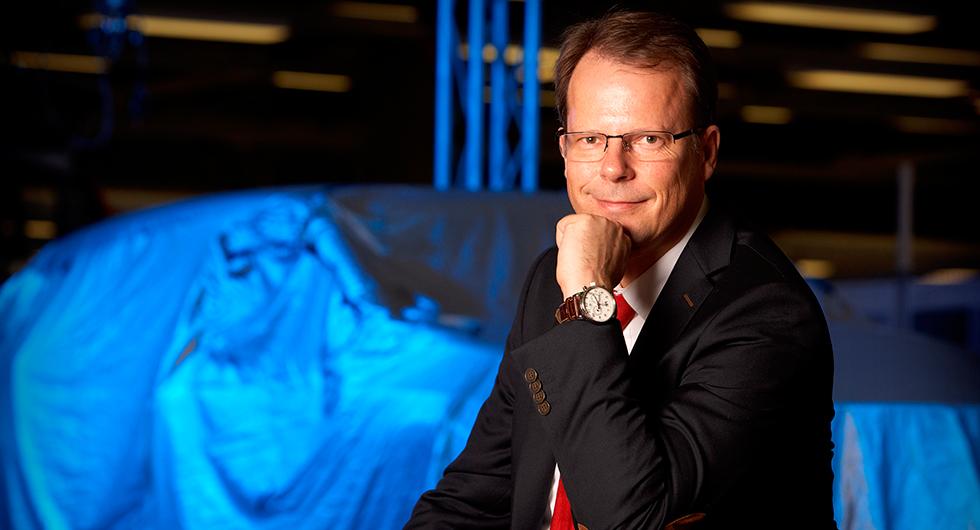 Peter Mertens byter arbetsgivare.