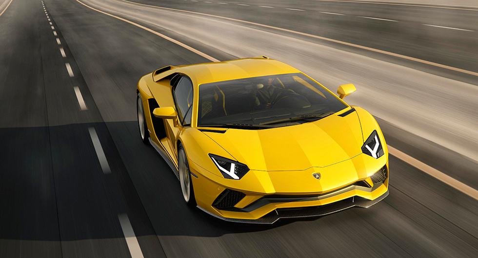Lamborghini Aventador S styr med alla hjul