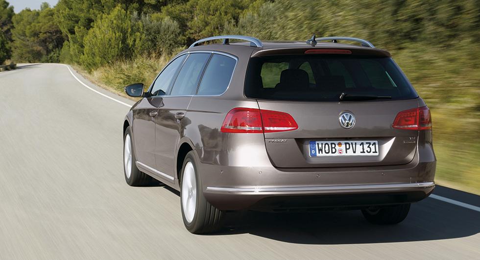 Frågeställaren har en Volkswagen Passat Ecofuel från 2010 och oroar sig över kamkedjorna.