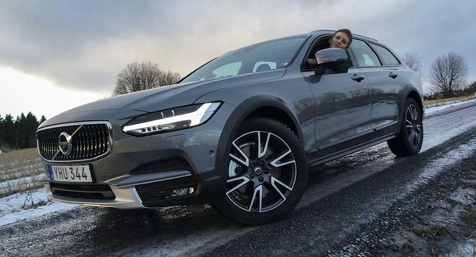 Vi Bilägares Fredrik Diits Vikström tycker att Volvo V90 Cross Country klarar vägarna kring skidorten Åre på ett bra sätt.
