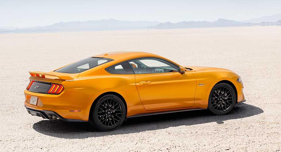 Ford Mustang hänger läpp