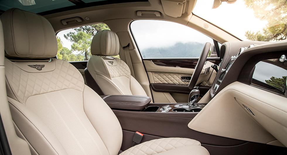 I lyxsuven Bentayga från Bentley finns det läderklädsel i överflöd. Men nu funderar Bentley på om det går att byta ut lädret mot veganvänliga alternativ.