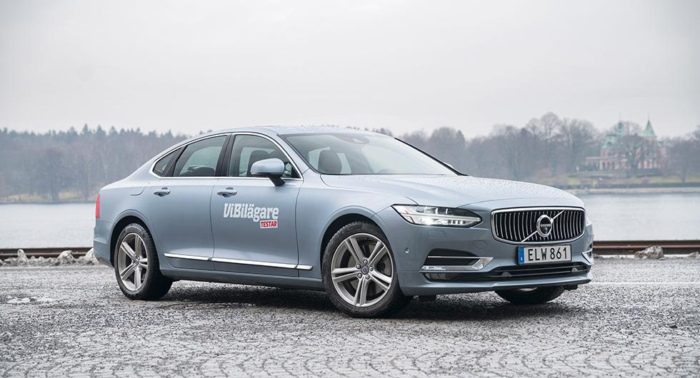 Volvo S90.