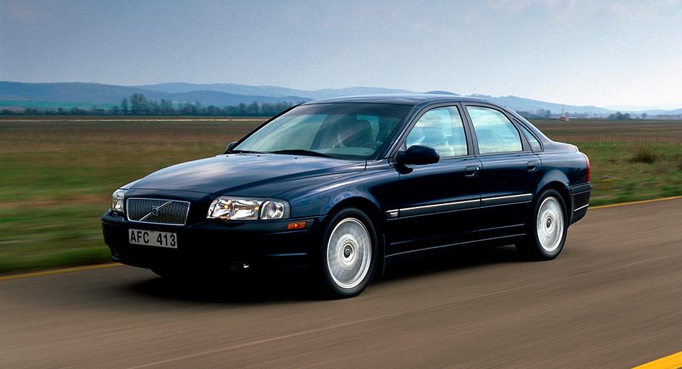 Airbagen på frågeställarens Volvo S80 från 1999 utlöstes utan anledning, men Volvo vill inte stå för reparationen.