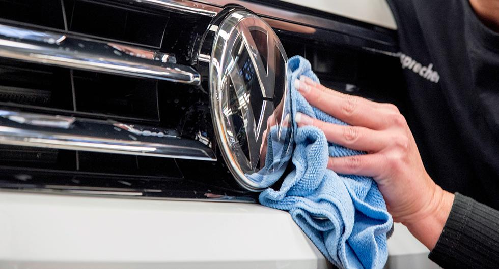 Volkswagen vill polera upp sitt goda rykte hos kunderna och inför en slags extragaranti för fordon som ska åtgärdas efter utsläppsskandalen.