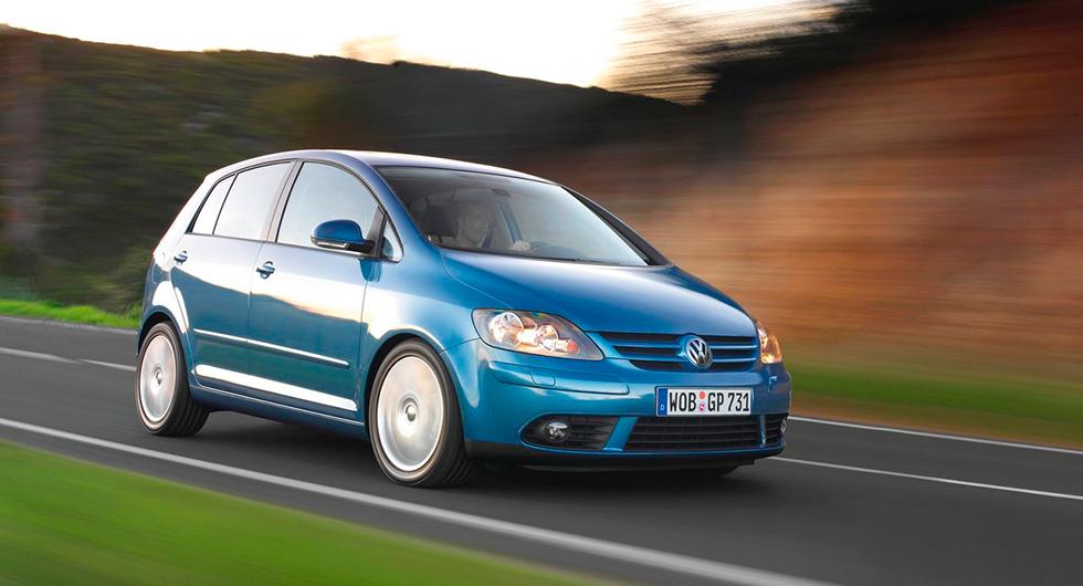 Frågeställaren har en Volkswagen Golf Plus från 2005 och märker att kamkedjan börjat rassla vid start.