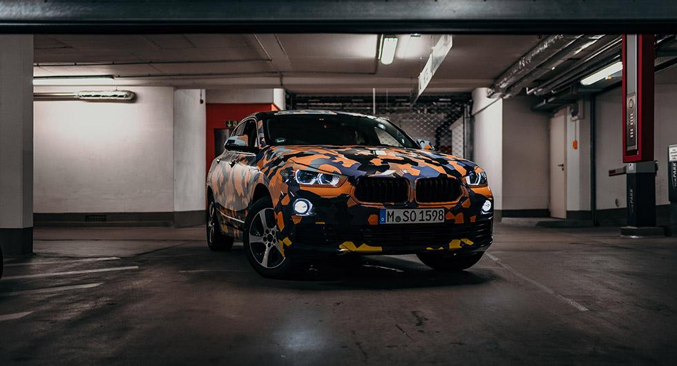 BMW visar kamouflerad X2