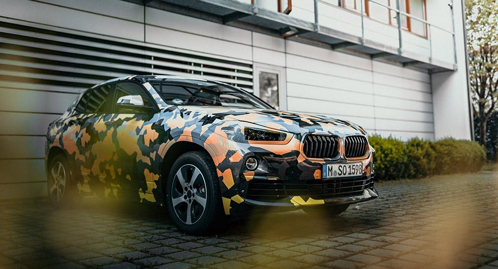 BMW visar kamouflerad X2
