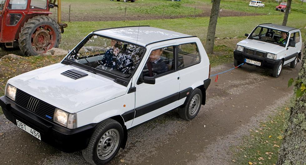 Man får bogsera en annan bil trots att dragkrok saknas. Däremot är det inte tillåtet att knyta fast en släpvagn bakom bilen.