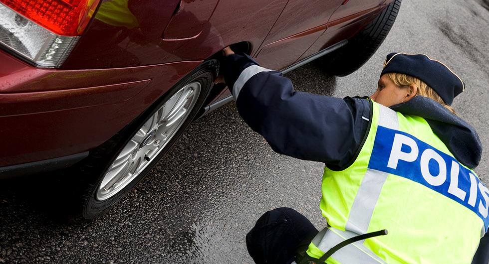 Polisen gör just nu extra kontroller av däcken i södra Sverige.