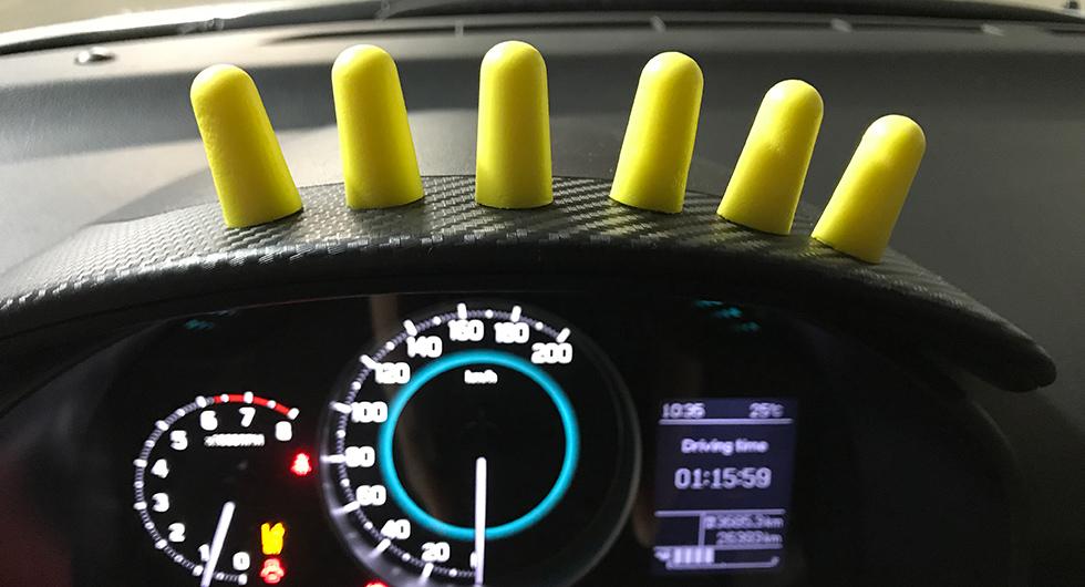 En rejäl uppsättning öronproppar är en bra investering när man ska ut på långfärd med Suzuki Ignis.
