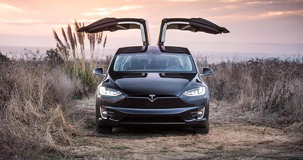 Tesla sänker priset på Model X