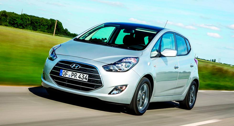 Frågeställaren har köpt en ny Hyundai ix20 och är besviken på överförbrukningen.