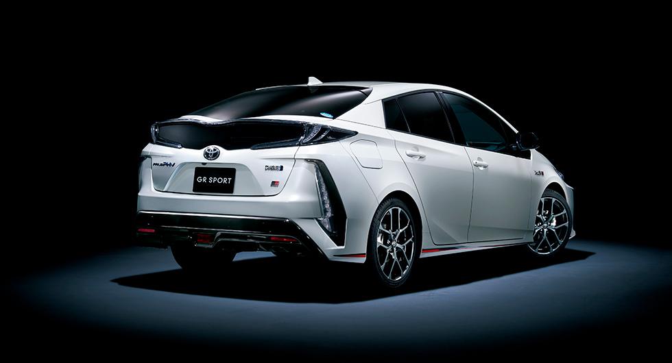 Prius PHV i GR Sport-utförande.
