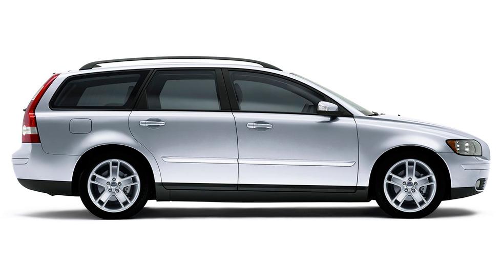 Frågeställaren hade sin Volvo V50 stående i ett kallgarage i 1,5 år och det bildades en kletig sörja av dieselresterna i tanken.