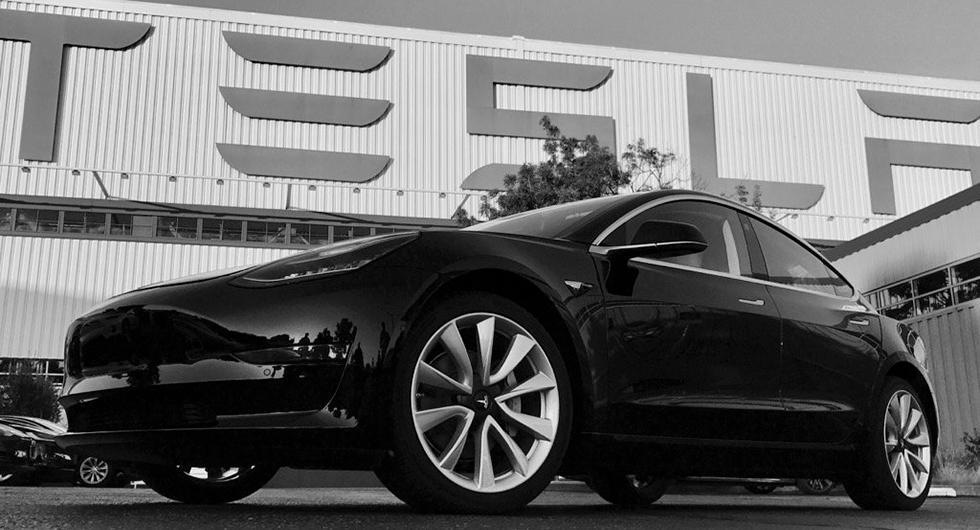 Trög produktion av Model 3
