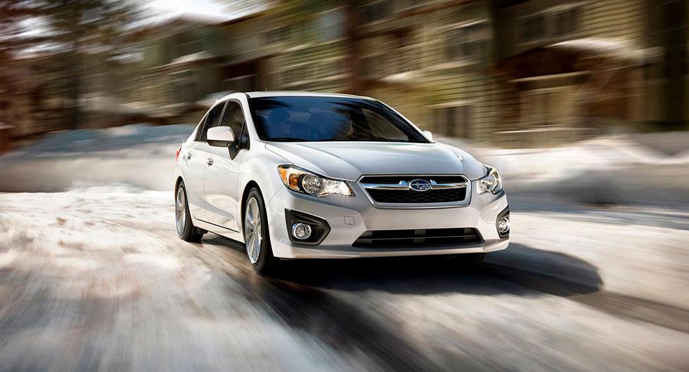 Signaturen Rolle har en Subaru Impreza från 2013 och har upptäckt att däcken slits ojämnt.