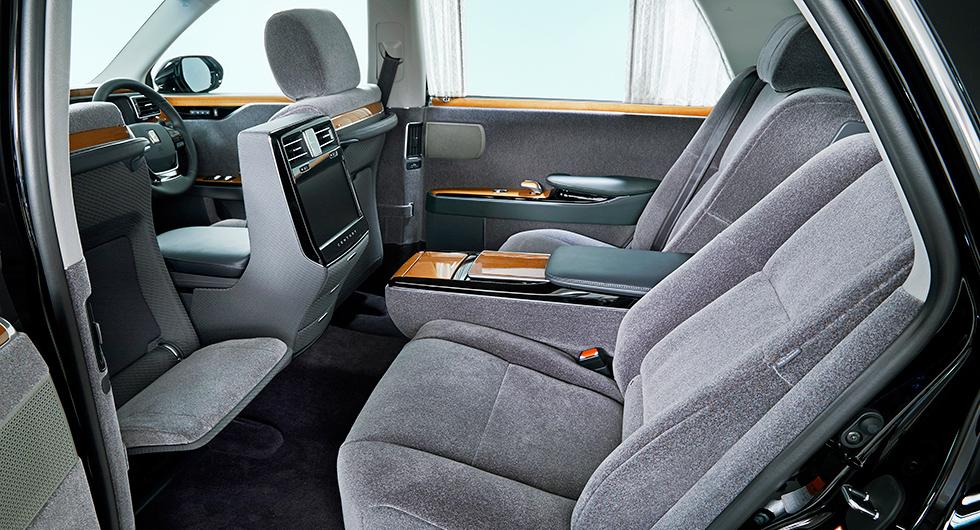 Toyota visar nya Century