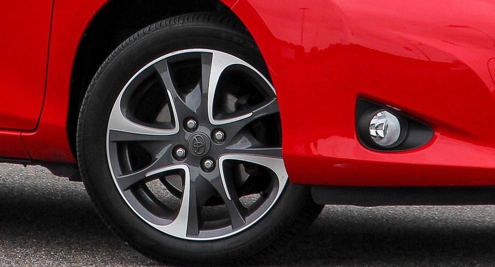 Om bilen fortfarande har fabriksgaranti, byts ett trasigt hjullager gratis.
