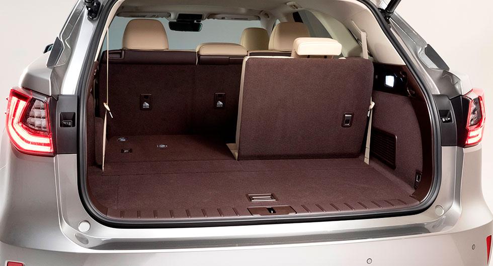 Förlängda Lexus RX L frontar LA Auto Show