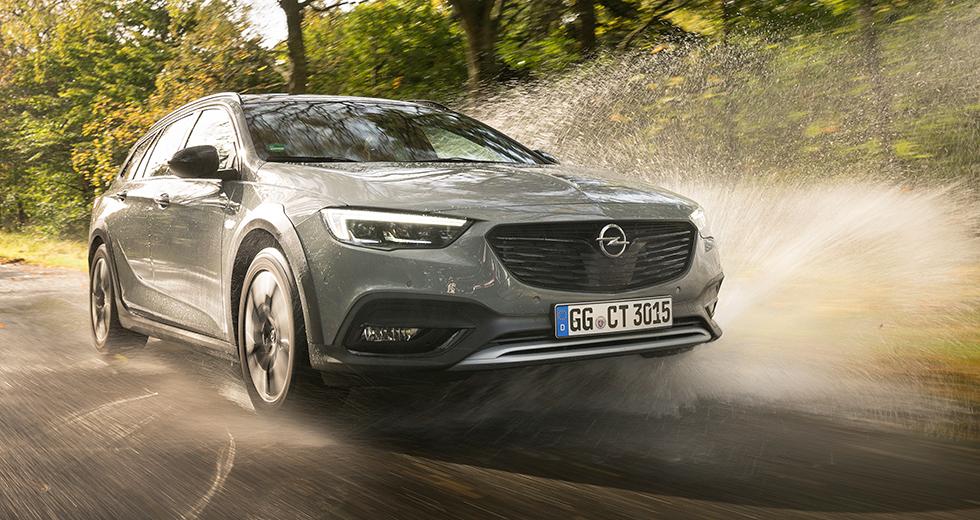 Terrängattributen till trots passar Country Tourer bäst på vanlig väg.