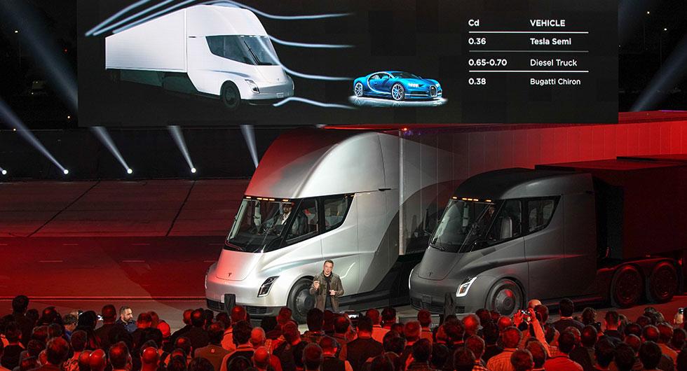 Amerikanska företag börjar visa intresse för kommande eldrivna lastbilen, Tesla Semi. 285 bokningar är gjorda hittills.