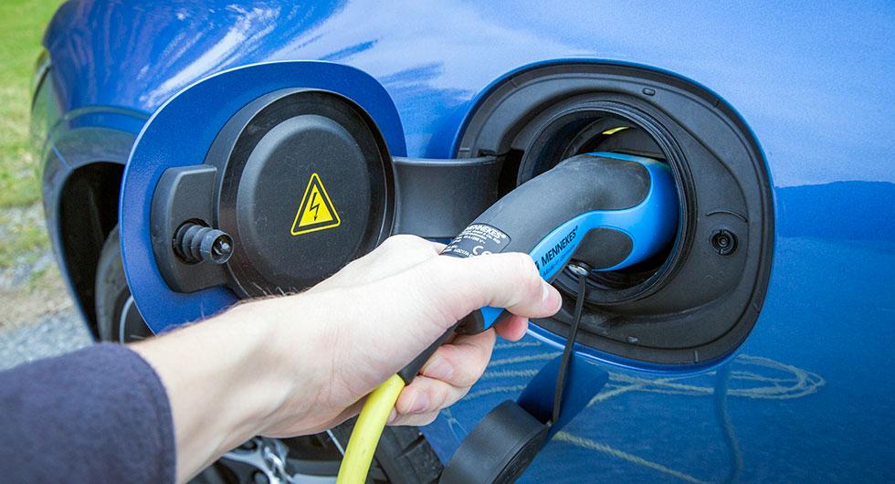 De som kör tjänstebilar föredrar att ha någon form av elektrifiering i drivlinan.