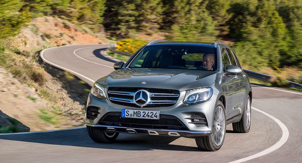 Frågeställaren har en Mercedes GLC och undrar om det går att installera farthållare som anpassar sig till rådande hastighet.
