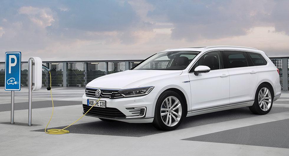 Laddhybriden Volkswagen Passat GTE är den vanligaste laddbara bilen i Sverige just nu.